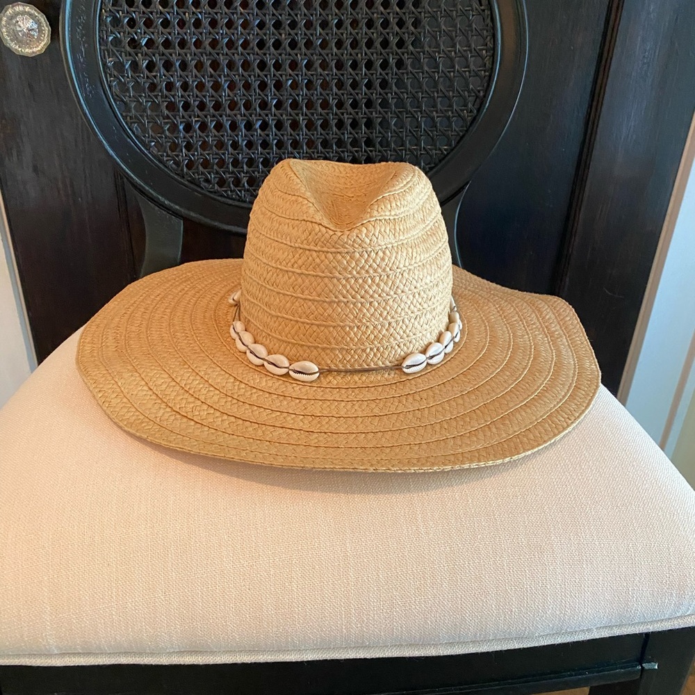 Beige Straw Sun Hat with Seashell Band